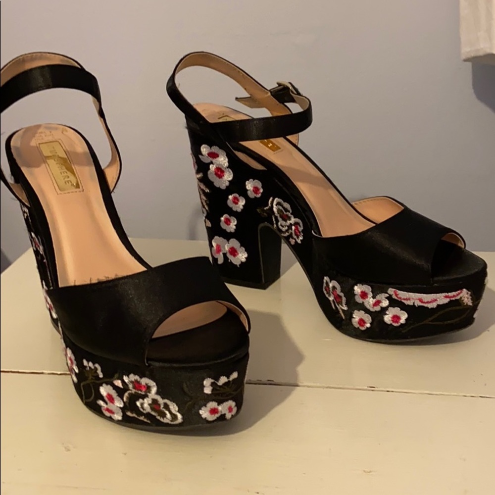 Chic wedge heels by ATMOSPHERE
